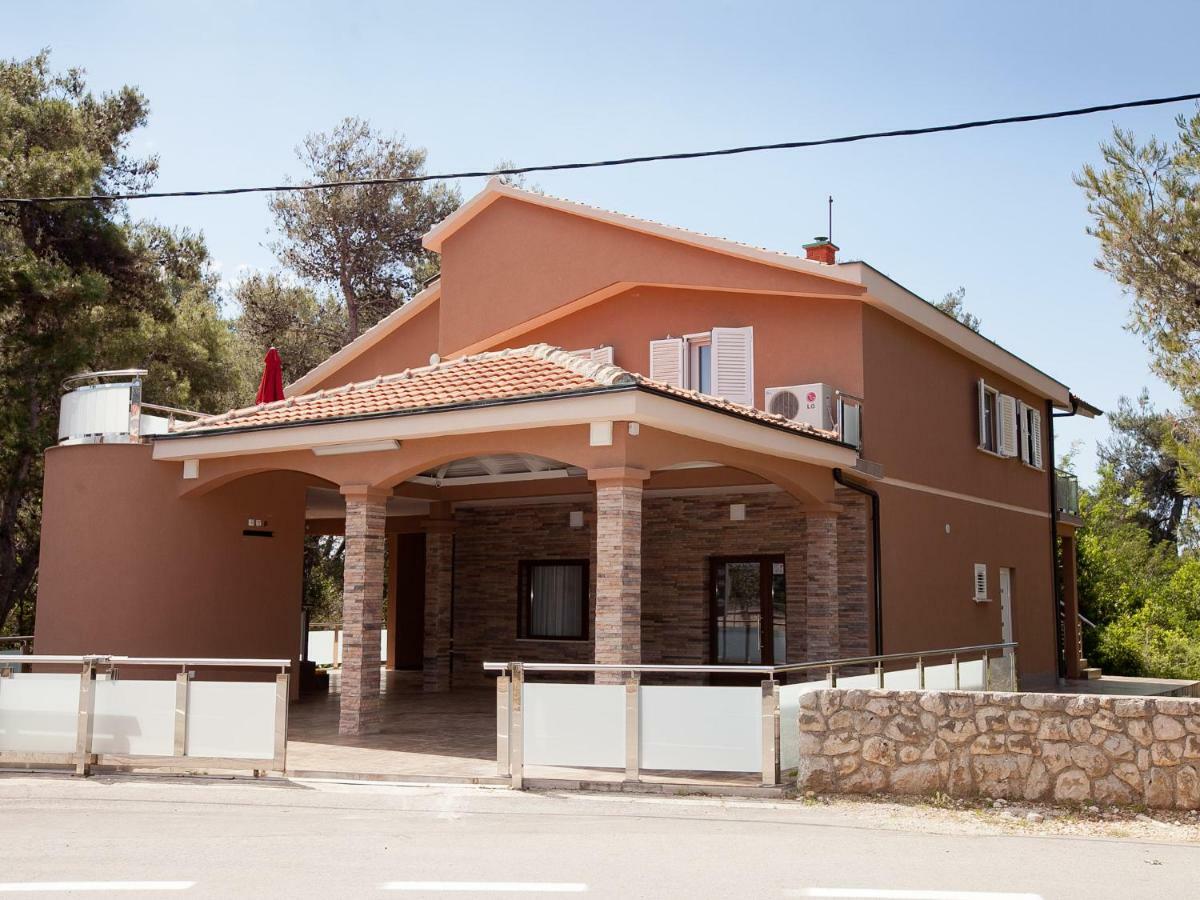 Apartments Marija Vir Esterno foto